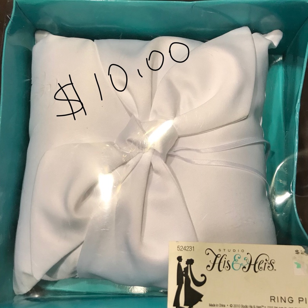 Ring pillow